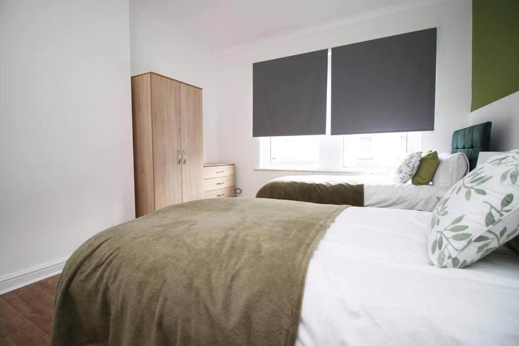 Holiday House For 7 Guests, Free Wi-Fi & Self Check-In Explore Newport别墅 外观 照片